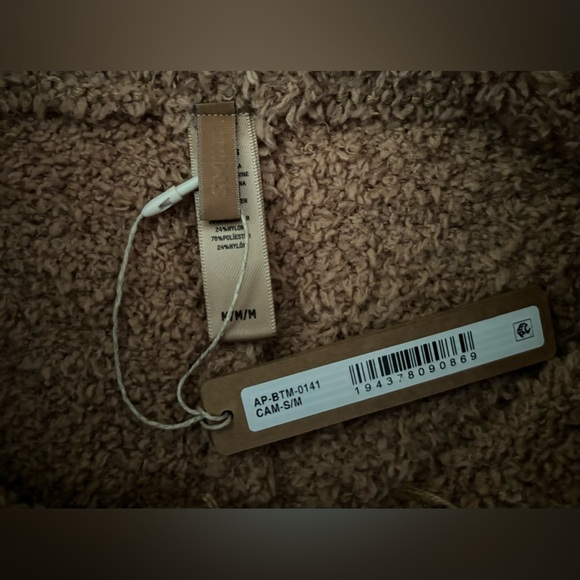 SKIMS Cozy Knit Short - Picture 2 of 5